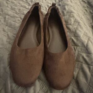GAP Women's Chocolate Brown Suede Flats